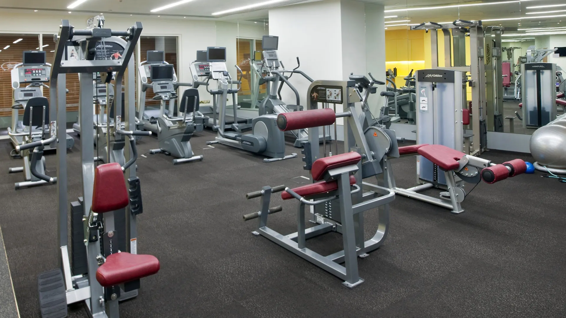 מלון אבו דאבי Crowne Plaza Yas Island By Ihg 4*,  איחוד האמירויות הערביות